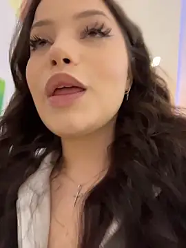 Chloe  Moon online show from April 27, 2:04 pm
