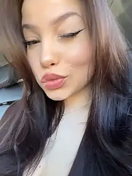 Chloe  Moon online show from May 2, 2:00 pm