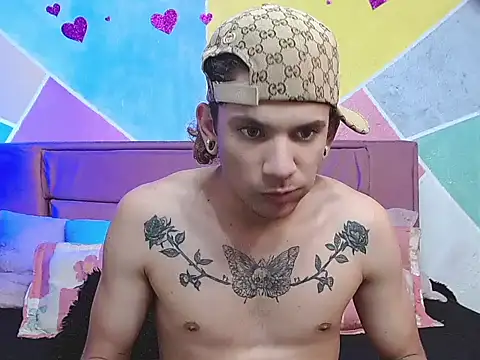 Snapshot of tylor_boy chatting on October 5, 4:11 am tylor boy online show from October 5, 4:11 am