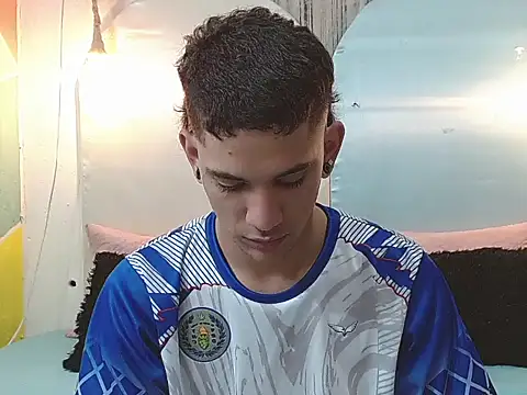 Snapshot of tylor_boy chatting on December 3, 7:56 pm tylor boy online show from December 3, 7:56 pm