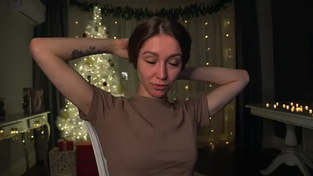 RennieLewis online show from December 19, 5:50 pm