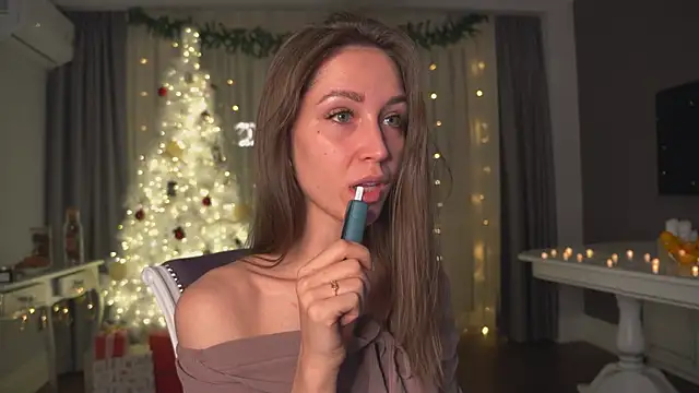 RennieLewis online show from December 23, 9:08 pm