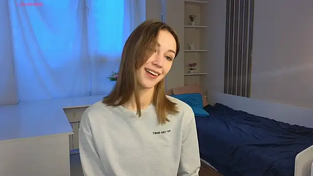 RennieLewis online show from October 31, 3:29 am