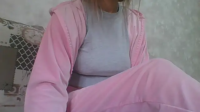 Emma 99 online show from October 10, 8:57 am