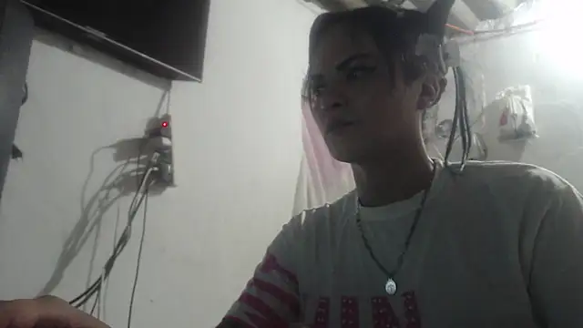 Snapshot of Analiasmith89 chatting on April 2, 6:49 pm Analiasmith89 online show from April 2, 6:49 pm