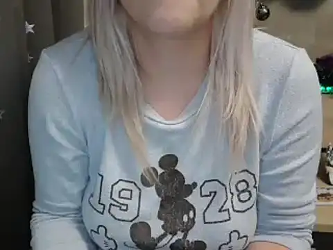 LaRa forU online show from December 28, 10:02 pm