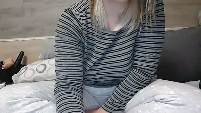 LaRa forU online show from February 4, 5:34 pm