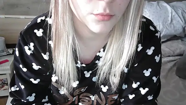 LaRa forU online show from February 17, 12:38 pm