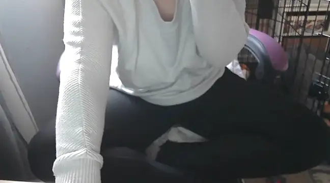 LaRa forU online show from February 25, 2:11 pm