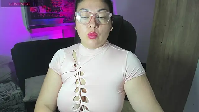 jessicarabbit 1 online show from May 15, 11:34 pm