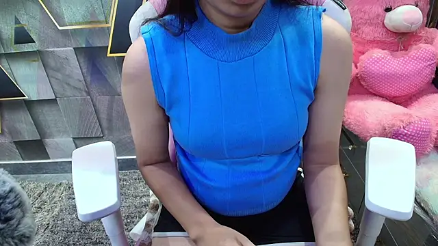 Snapshot of YourKusu chatting on October 10, 11:09 am YourKusu online show from October 10, 11:09 am