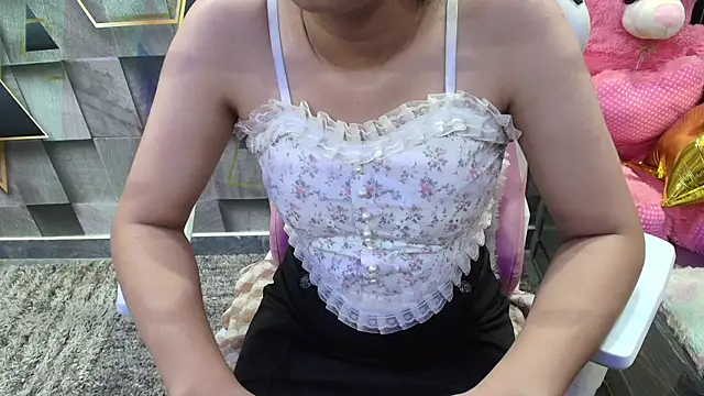 Snapshot of YourKusu chatting on October 28, 6:10 pm YourKusu online show from October 28, 6:10 pm