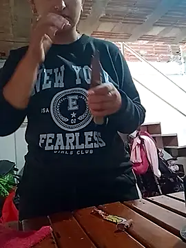 Snapshot of sariitha_sw chatting on February 17, 2:35 pm sariitha sw online show from February 17, 2:35 pm