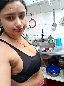 Snapshot of sariitha_sw chatting on July 3, 2:01 pm sariitha sw online show from July 3, 2:01 pm
