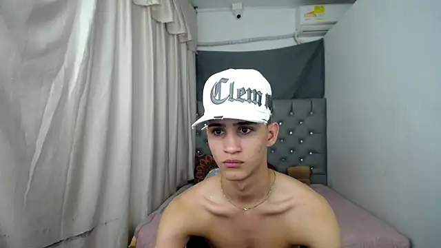 Snapshot of wild_fantasy_69 chatting on January 10, 9:23 am wild fantasy 69 online show from January 10, 9:23 am