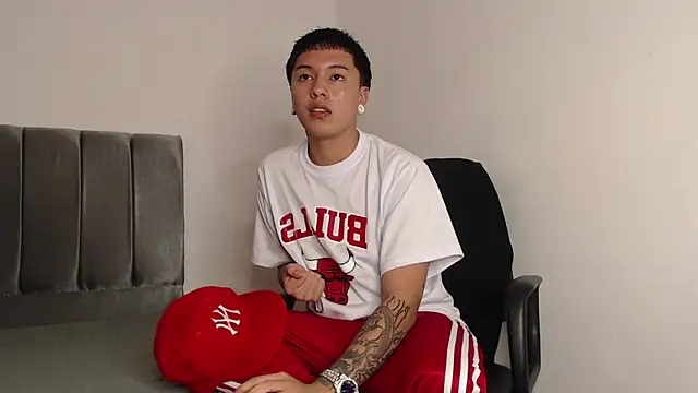 alex-lover online show from February 15, 2:04 am