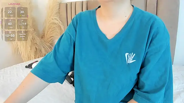 Snapshot of samaara_ chatting on September 18, 12:07 pm samaara  online show from September 18, 12:07 pm