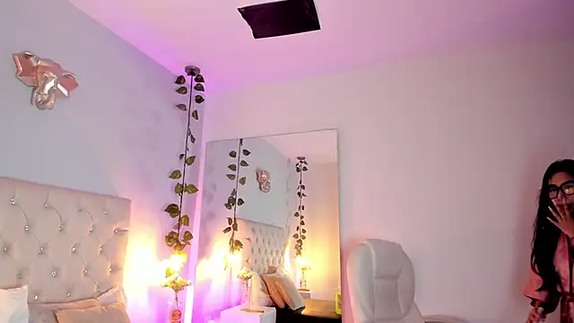 Snapshot of Isabella_Flowers chatting on January 30, 1:55 am Isabella Flowers online show from January 30, 1:55 am