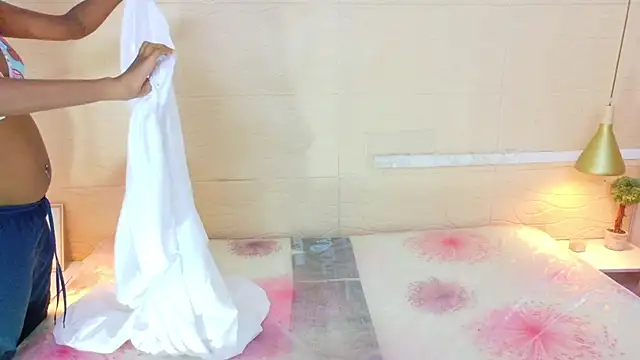 Chocolatte bar online show from October 7, 2:03 pm