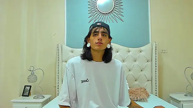 Matthew Dixonn online show from December 6, 6:15 am