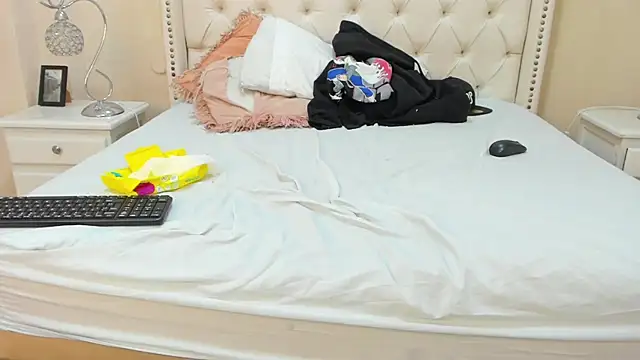 Matthew Dixonn online show from December 8, 11:46 am