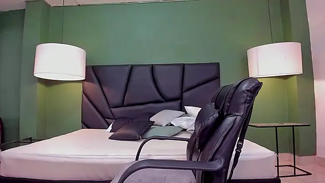 Matthew Dixonn online show from January 19, 10:17 pm