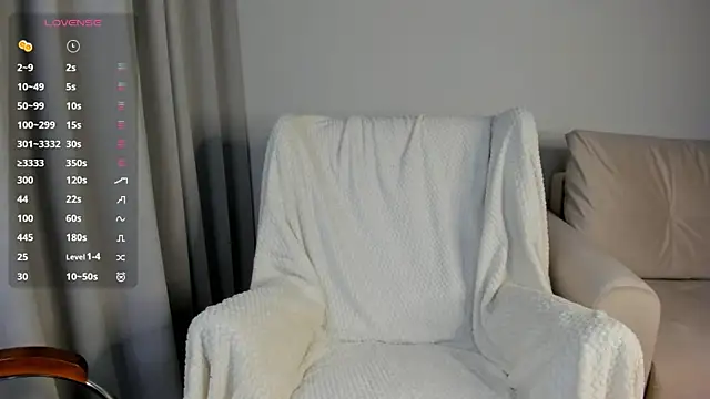 Snapshot of Butterflys1268 chatting on December 5, 4:03 pm Butterflys1268 online show from December 5, 4:03 pm