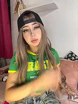 lunaapppp online show from February 24, 3:37 am