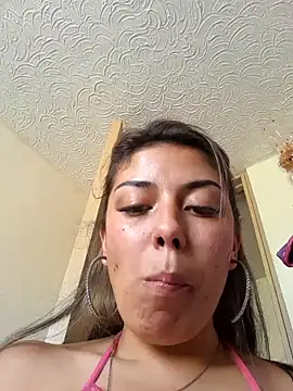 Snapshot of Sweel_Leyva18 chatting on December 12, 6:31 pm Sweel Leyva18 online show from December 12, 6:31 pm