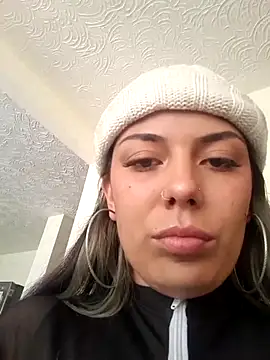 Snapshot of Sweel_Leyva18 chatting on February 28, 7:14 pm Sweel Leyva18 online show from February 28, 7:14 pm