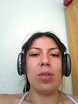 Snapshot of Sweel_Leyva18 chatting on September 23, 12:41 pm Sweel Leyva18 online show from September 23, 12:41 pm
