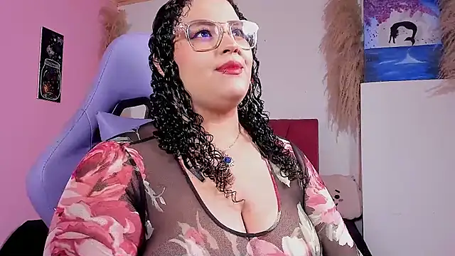 juli 2tyes online show from February 8, 3:32 am