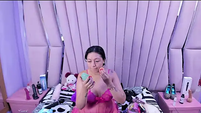 Snapshot of slut_anal_ chatting on March 7, 9:23 pm slut anal online show from March 7, 9:23 pm