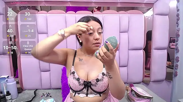 Snapshot of slut_anal_ chatting on March 31, 7:58 pm slut anal online show from March 31, 7:58 pm