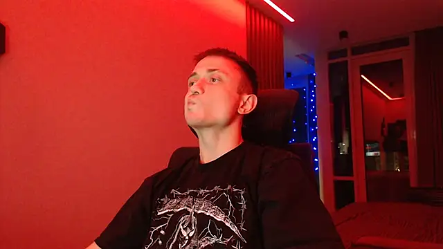 Snapshot of alex_nash chatting on February 20, 12:08 am alex nash online show from February 20, 12:08 am