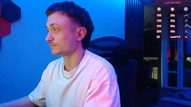 Snapshot of alex_nash chatting on October 16, 10:33 pm alex nash online show from October 16, 10:33 pm