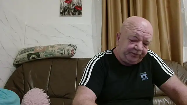 Snapshot of fullballs6 chatting on February 16, 3:02 am fullballs6 online show from February 16, 3:02 am