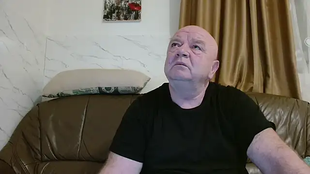 Snapshot of fullballs6 chatting on March 6, 3:03 am fullballs6 online show from March 6, 3:03 am