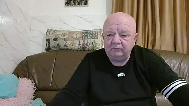 Snapshot of fullballs6 chatting on March 17, 3:11 am fullballs6 online show from March 17, 3:11 am