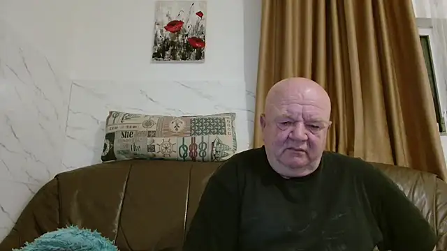 Snapshot of fullballs6 chatting on March 24, 2:49 am fullballs6 online show from March 24, 2:49 am