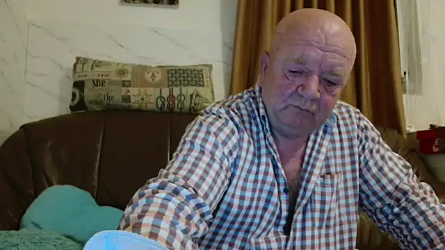 Snapshot of fullballs6 chatting on March 26, 3:01 am fullballs6 online show from March 26, 3:01 am