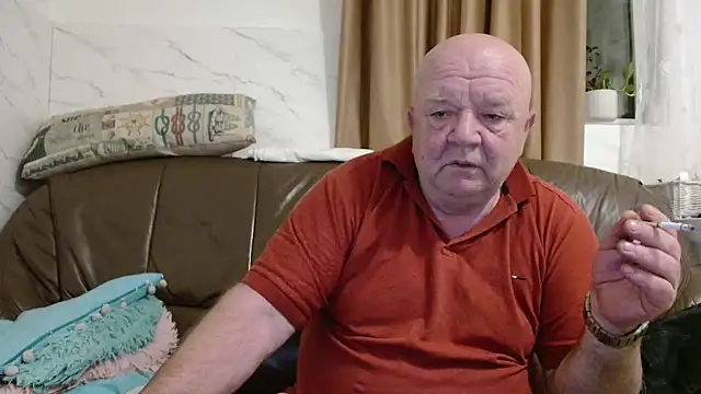 Snapshot of fullballs6 chatting on April 10, 2:28 am fullballs6 online show from April 10, 2:28 am