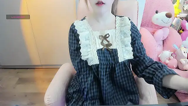Snapshot of _Dau_ chatting on January 4, 5:05 pm Dau online show from January 4, 5:05 pm