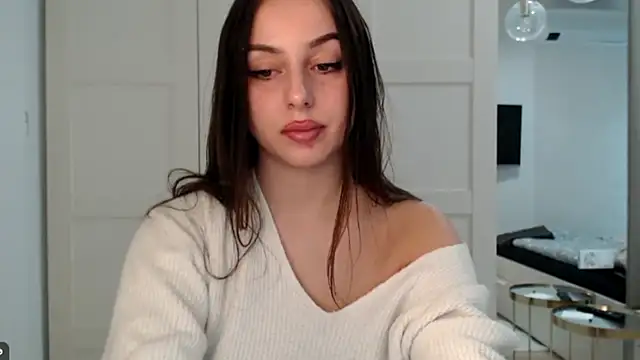 courtneyPerfect online show from November 10, 9:19 am