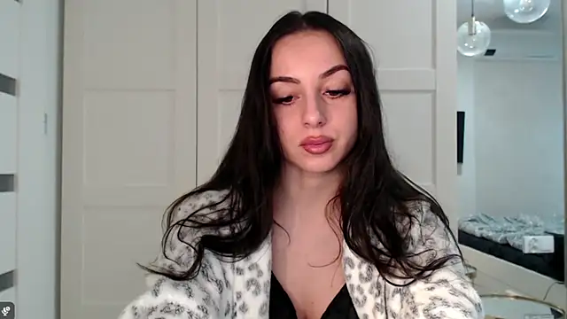 Snapshot of courtneyPerfect chatting on February 17, 8:11 am courtneyPerfect online show from February 17, 8:11 am