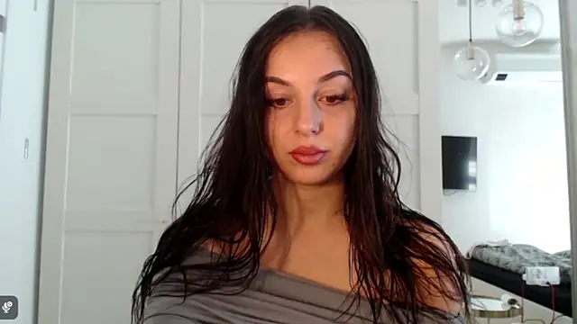 Snapshot of courtneyPerfect chatting on March 18, 9:01 am courtneyPerfect online show from March 18, 9:01 am