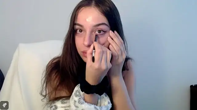 courtneyPerfect online show from May 22, 6:42 am