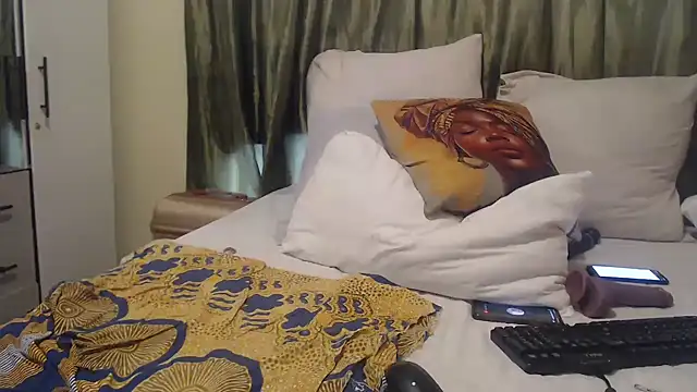 Foxybrownxx1 online show from September 28, 7:14 am