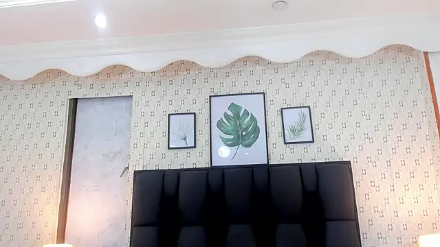 MirandaRossi online show from February 4, 3:00 am