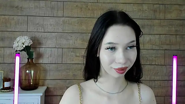MaliaLandre online show from March 14, 3:25 pm